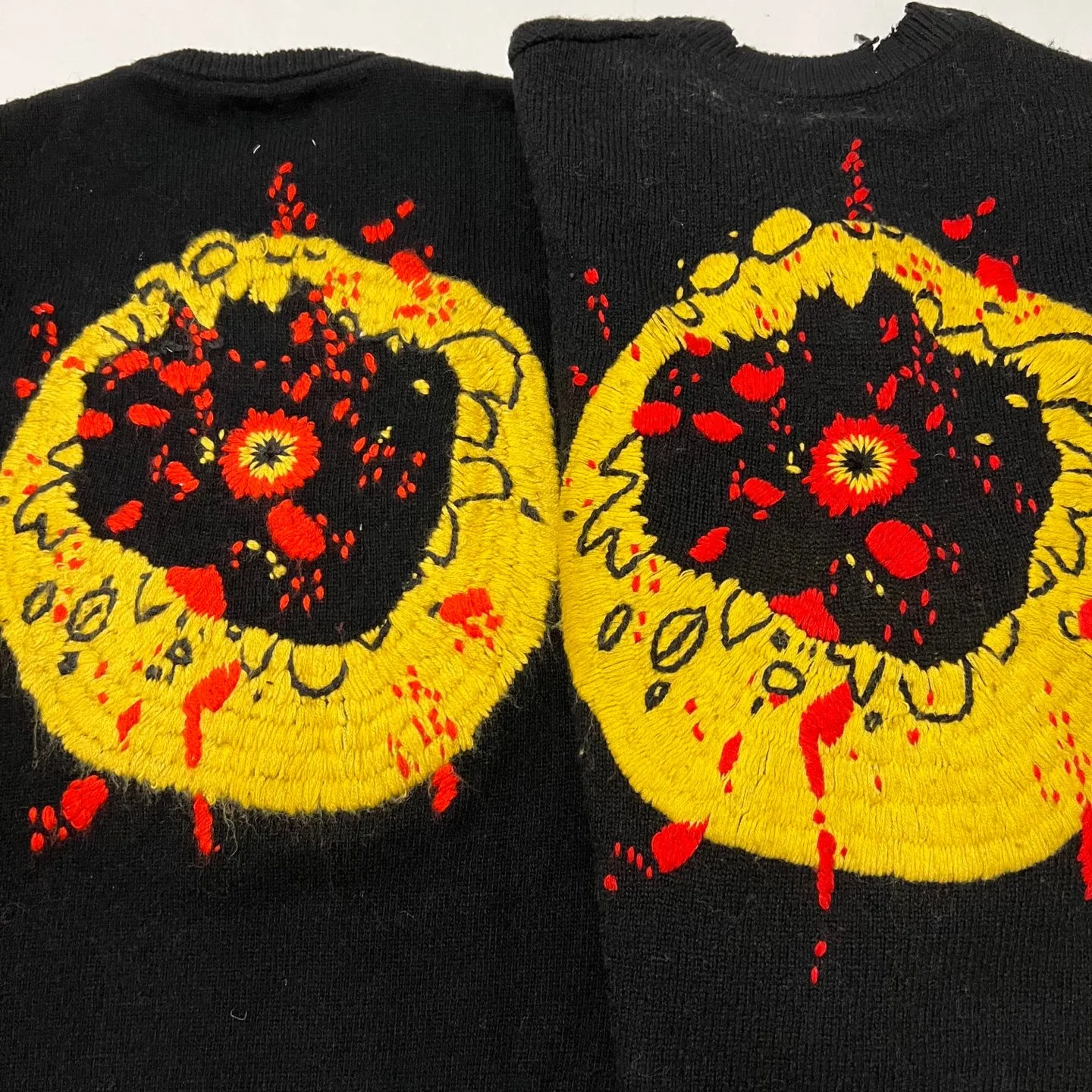Pattern making VS ZP Super heavy hand embroidery Customized dyed wool Made with care SAINT M×××××× x CACTUS PLANT FLEA MMARKE SMILE CP_CREW KNT/BLK The latest CPFM joint model Hit the smiley face destruction sweater Black S-XL